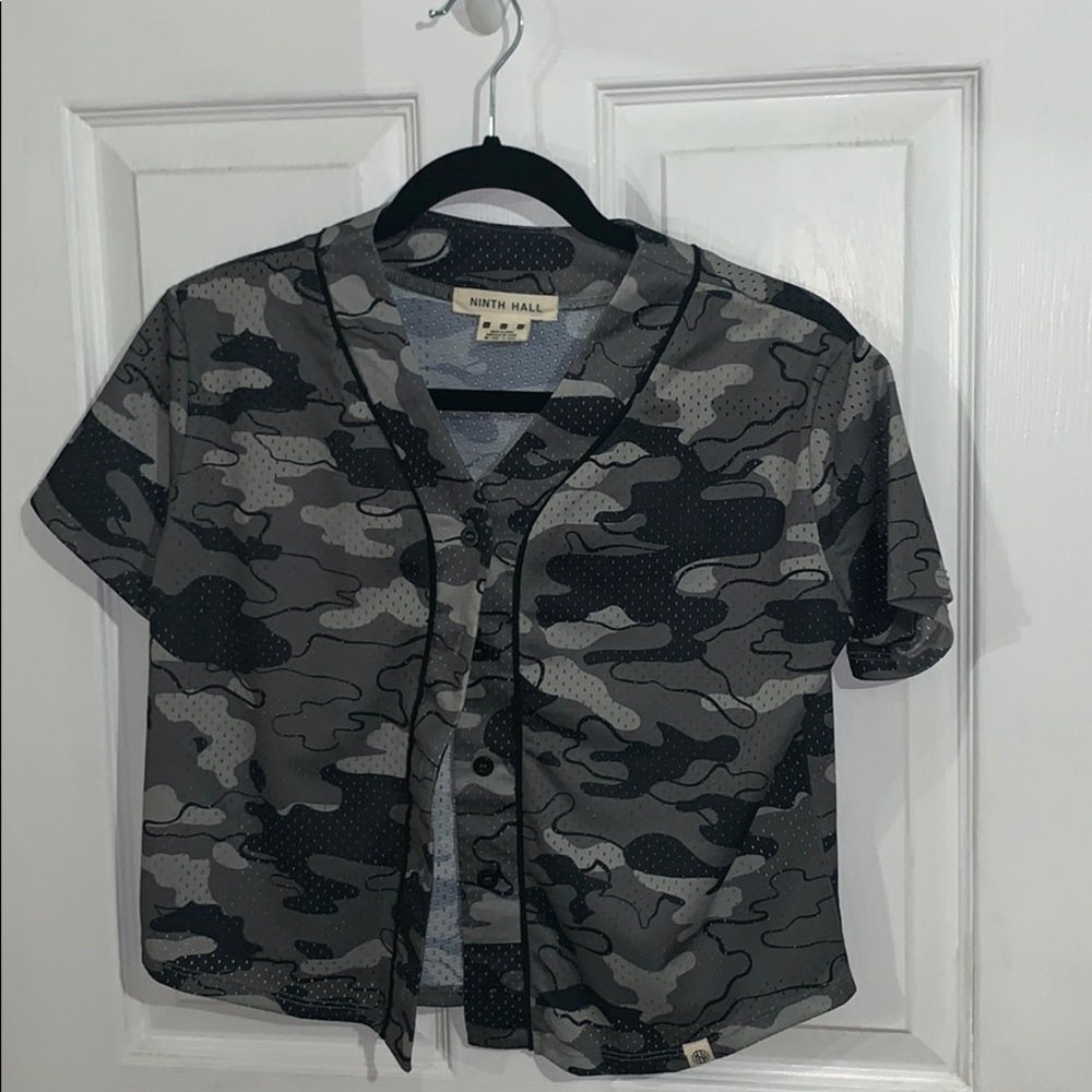 Camo crop top